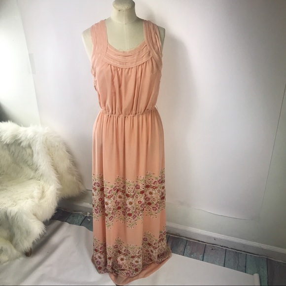 Chelsea & Violet Floral Maxi Dress - Picture 2 of 8